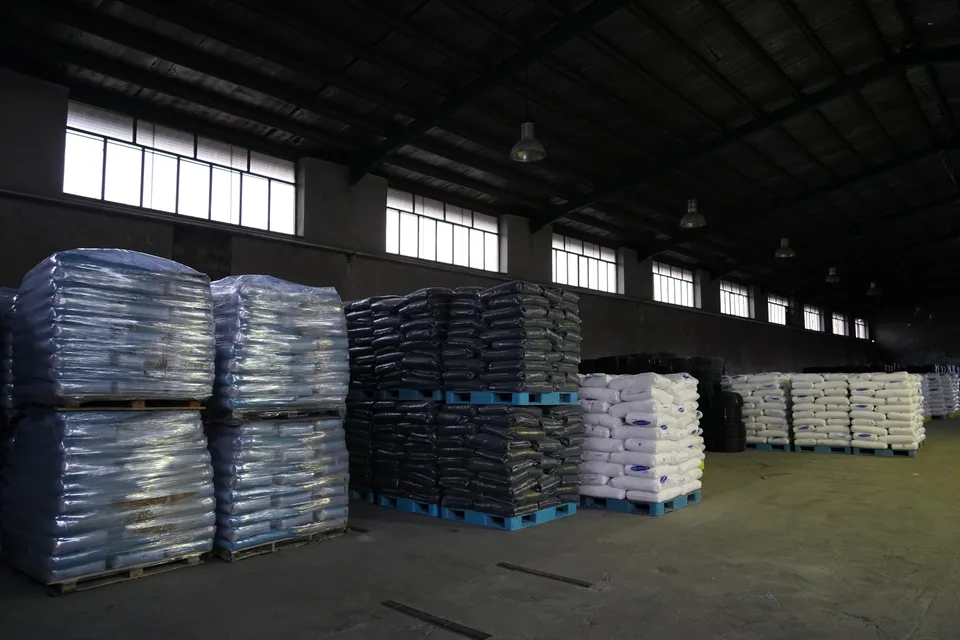 Logistics and pipe loading at Bukan Pipe